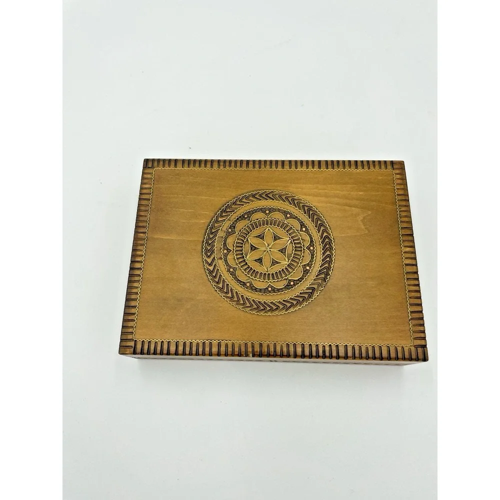 Vtg‎ Wooden  Polish Etched Carved Card Trinket Hinged Box Gold Inlay 4.5 x 6